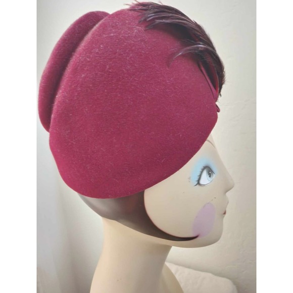 Vintage Mr. Charles Doeskin Felt 100% Wool Cranberry Dome Hat w/Large Feather - Picture 4 of 8
